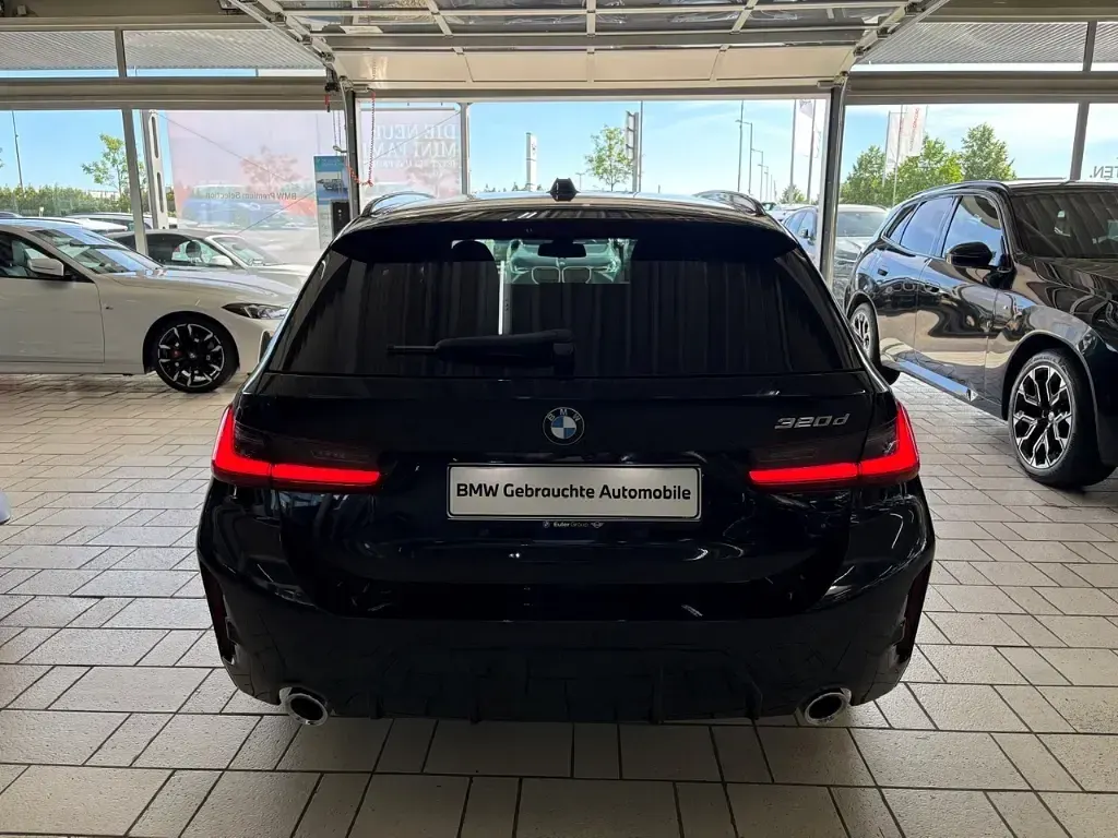 Gebraucht BMW 320 M Sport 190 PS (139 kW) 2025 Schwarz Kombi