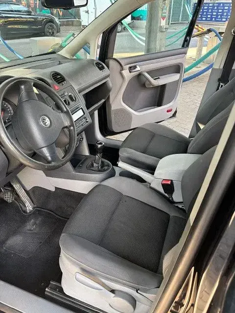 Gebraucht VW Caddy Life 80 PS (58 kW) 2010 Schwarz Van / Kleinbus