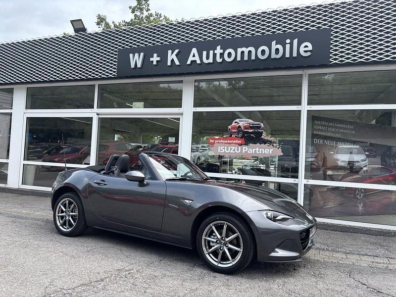 Grau Neu 2025 Mazda MX5 Exclusive-Line Cabrio | 32.900 € - Bild 1/4