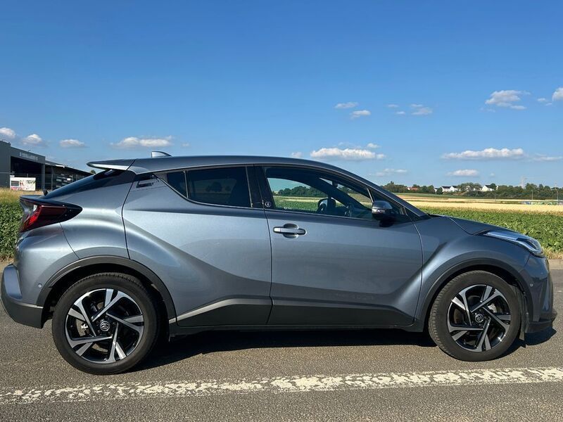Grau Gebraucht 2024 Toyota C-HR Team SUV | 25.500 € (Superpreis) - Bild 1/4