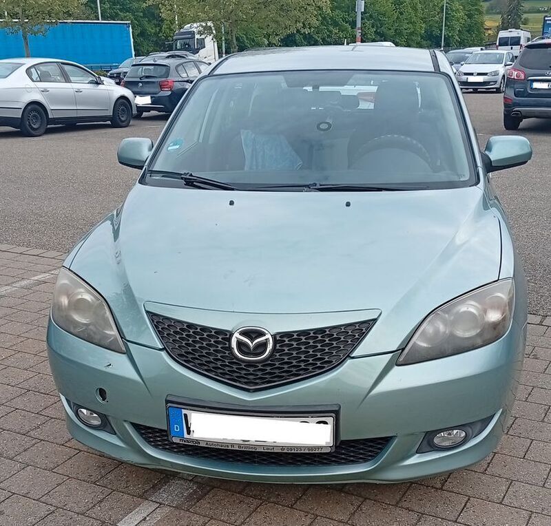 Grün Gebraucht 2005 Mazda 3 Limousine | 1.650 € (Guter Preis) - Bild 1/4