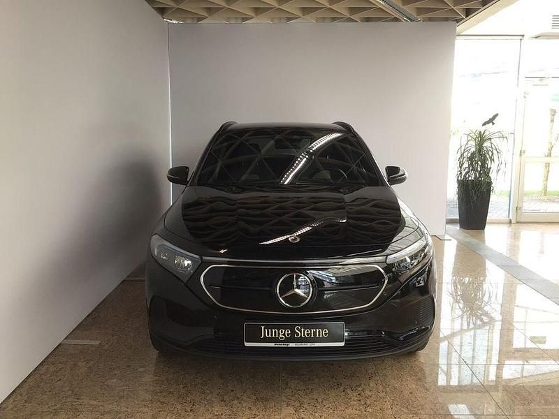 Gebraucht Mercedes EQA250 Electric Art 139 kW (190 PS) 2023 Lack kosmosschwarz (metallic) SUV