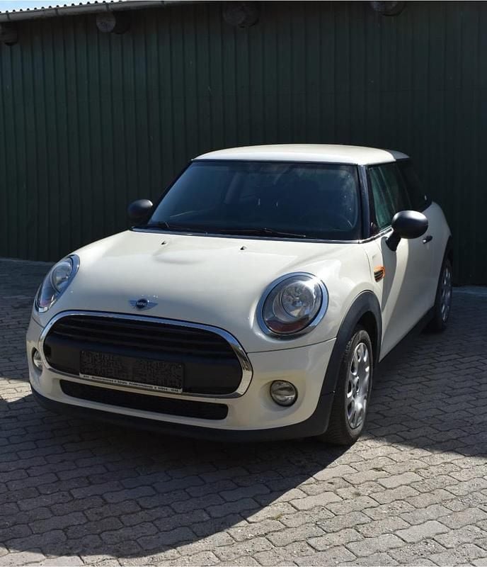 Weiß Gebraucht 2017 Mini One D Kleinwagen | 6.499 € (Fairer Preis) - Bild 1/4
