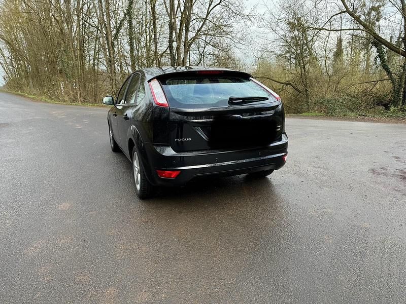 Gebraucht Ford Focus 109 PS (80 kW) 2010 Schwarz Limousine