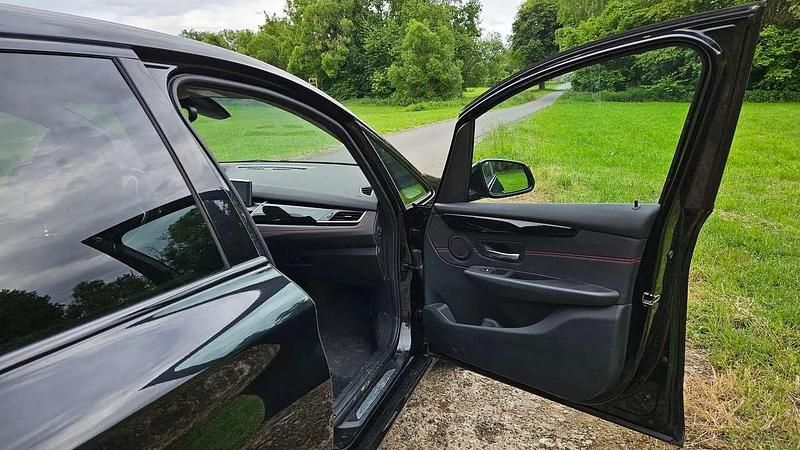 Second-hand BMW 220 Advantage 192 CP (141 kW) 2017 Negru Break
