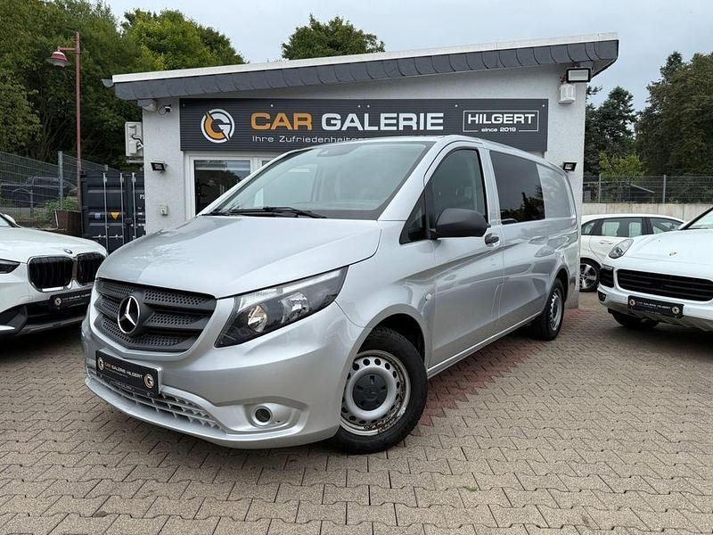 Silber Gebraucht 2020 Mercedes Vito Van / Kleinbus | 23.490 € (Etwas zu teuer) - Bild 1/4