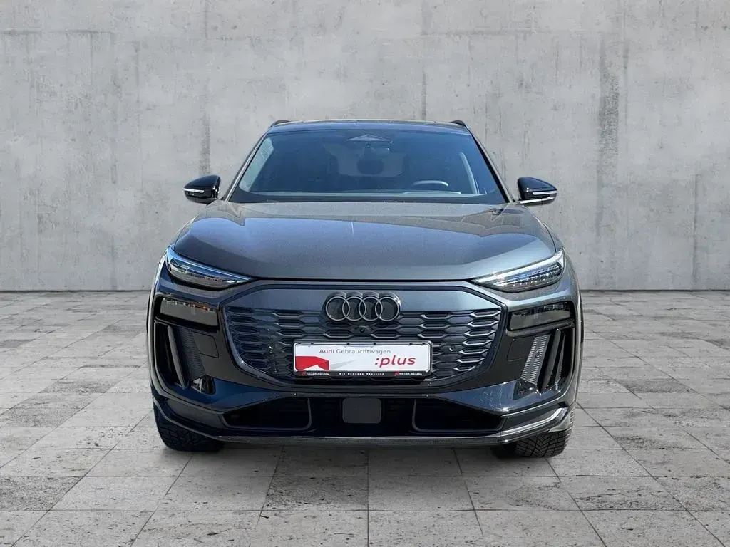 Gebraucht Audi SQ6 e-tron Ambiente 359 kW (489 PS) 2025 Manhattangrau metallic SUV