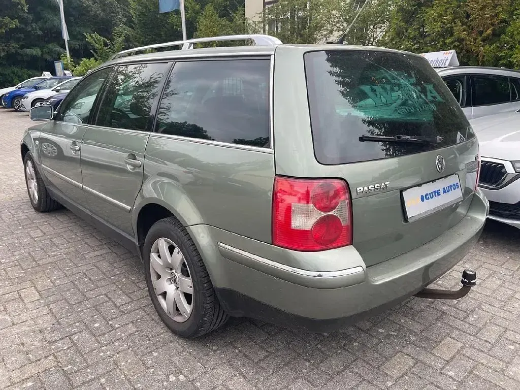 Gebraucht VW Passat Highline 101 PS (74 kW) 2001 Grün metallic Kombi