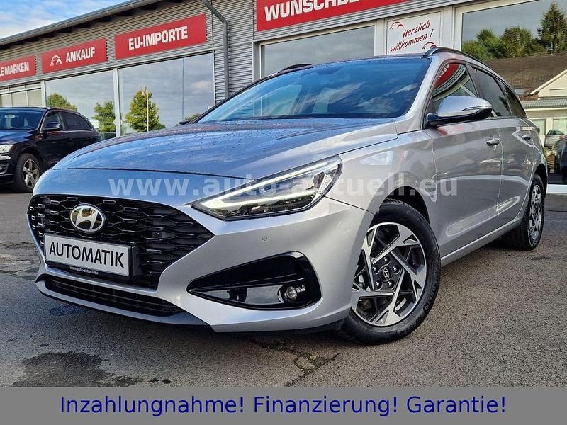 Shimmering silver Gebraucht 2024 Hyundai i30 Kombi | 23.490 € (Fairer Preis) - Bild 1/4