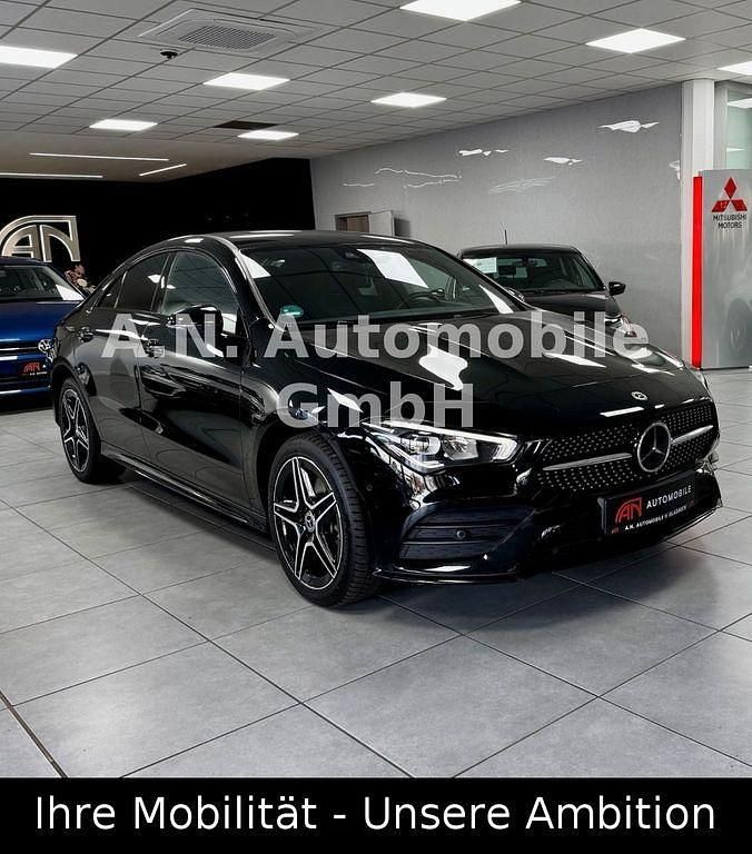Schwarz Gebraucht 2021 Mercedes CLA250e AMG line Limousine | 27.900 € (Fairer Preis) - Bild 1/4