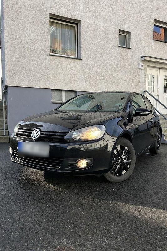 Gebraucht VW Golf VII Match 105 PS (77 kW) 2012 Schwarz Limousine