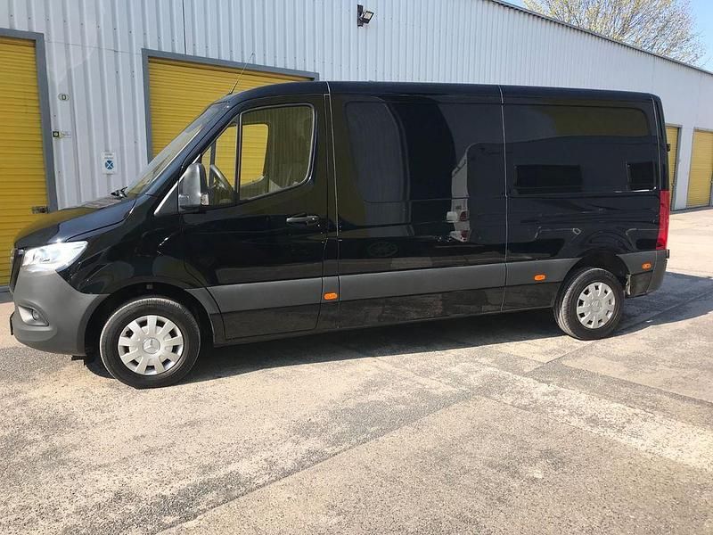 Gebraucht Mercedes Sprinter 150 PS (110 kW) 2023 Schwarz Van