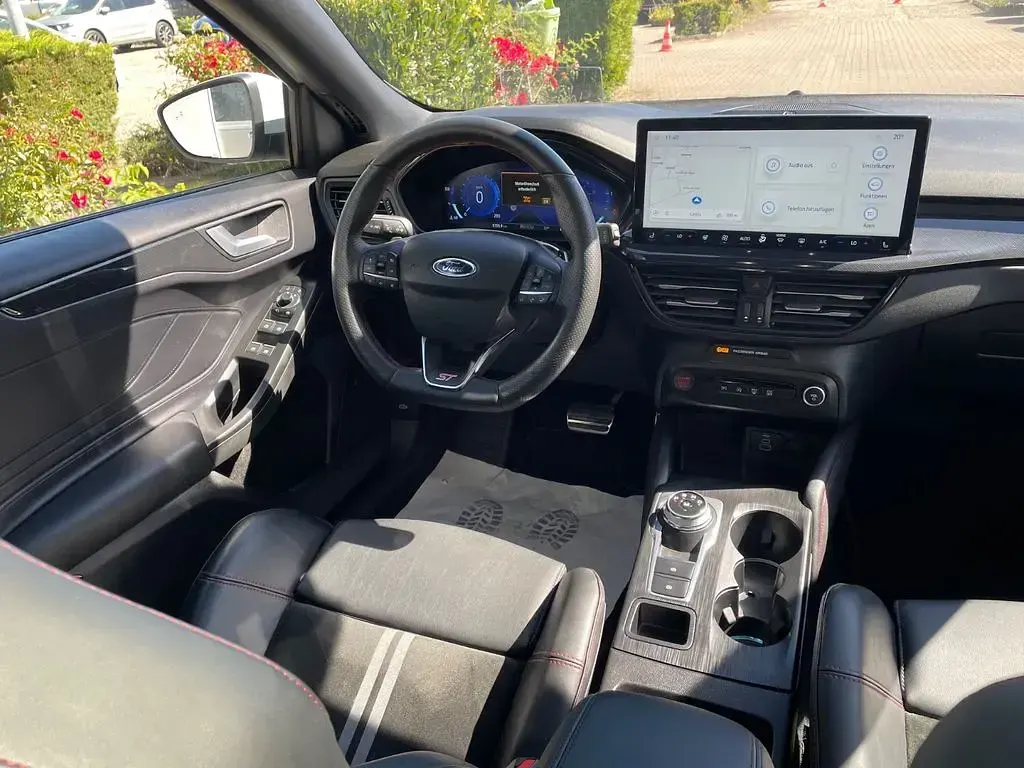 Gebraucht Ford Focus ST 280 PS (205 kW) 2023 Weiß Kombi