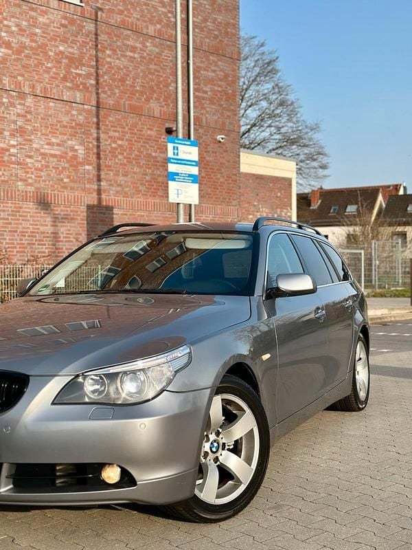Gebraucht BMW 525 190 PS (139 kW) 2004 Grau Limousine