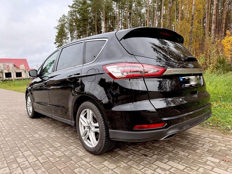 Schwarz Gebraucht 2017 Ford S-MAX Titanium Van / Kleinbus | 18.290 € (Guter Preis) - Bild 1/4
