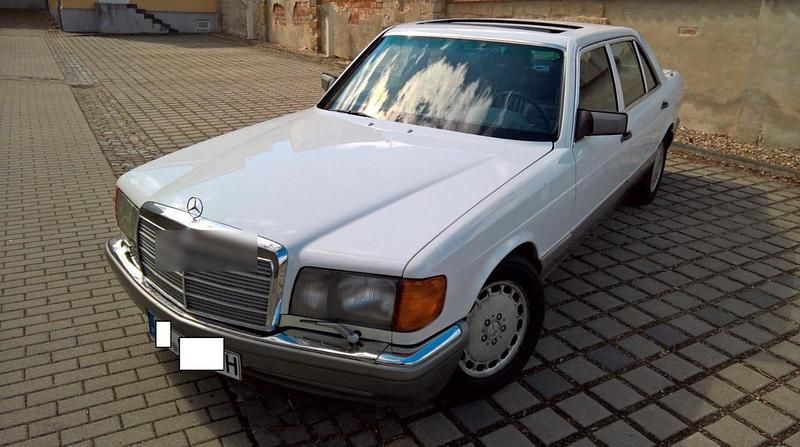 Weiß Gebraucht 1986 Mercedes 500 Limousine | 8.999 € - Bild 1/4