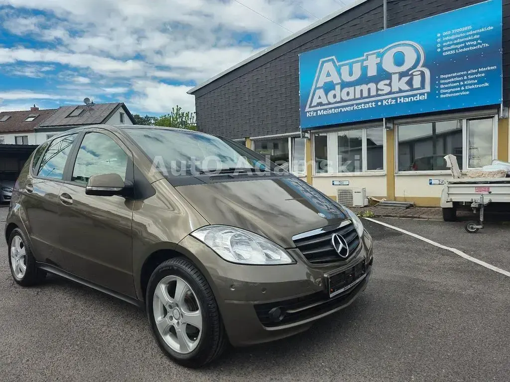 Gebraucht Mercedes A160 95 PS (69 kW) 2011 Braun Kleinwagen