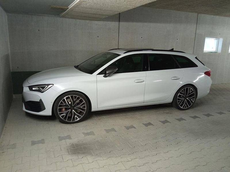 Gebraucht Cupra Leon VZ 300 PS (220 kW) 2023 Weiß Limousine