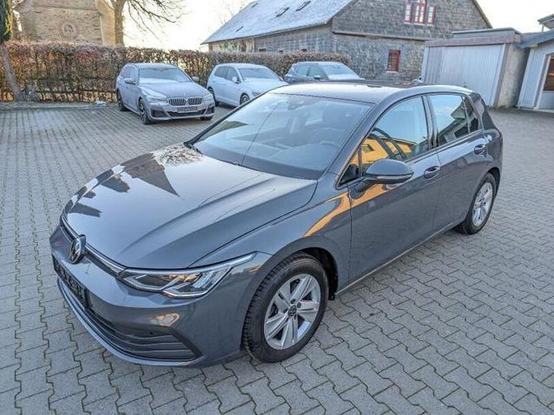 Delfingrau Gebraucht 2023 VW Golf VIII Life Limousine | 18.900 € (Guter Preis) - Bild 1/4