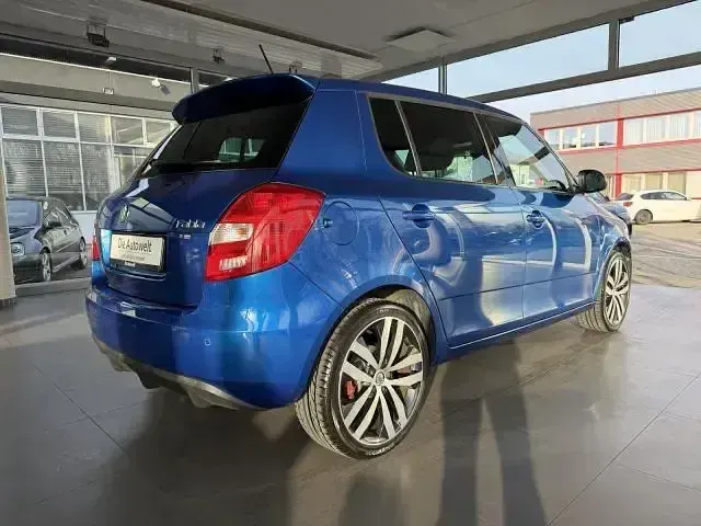 Gebraucht Skoda Fabia RS 180 PS (132 kW) 2013 Blau Limousine
