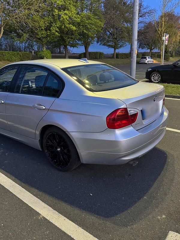 Gebraucht BMW 320 163 PS (119 kW) 2006 Limousine
