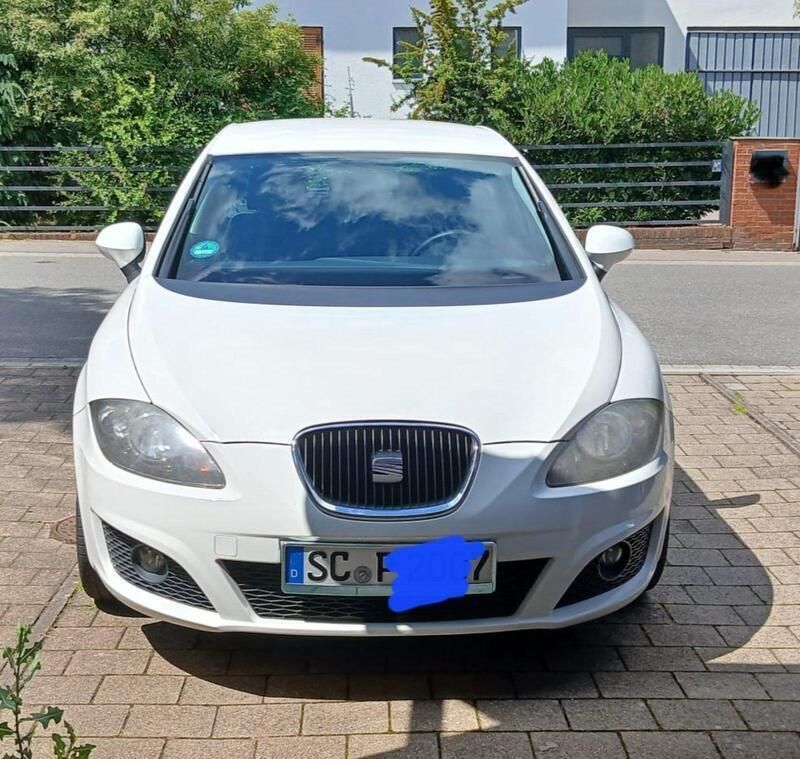 Weiß Gebraucht 2011 Seat Leon Copa Kleinwagen | 4.598 € (Fairer Preis) - Bild 1/4