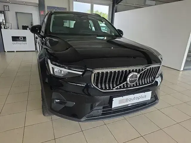 Gebraucht Volvo XC40 Ultimate 197 PS (144 kW) 2023 Onyx black SUV