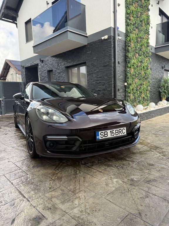 Gebraucht Porsche Panamera GTS Sport Turismo 460 PS (338 kW) 2019 Rot Limousine