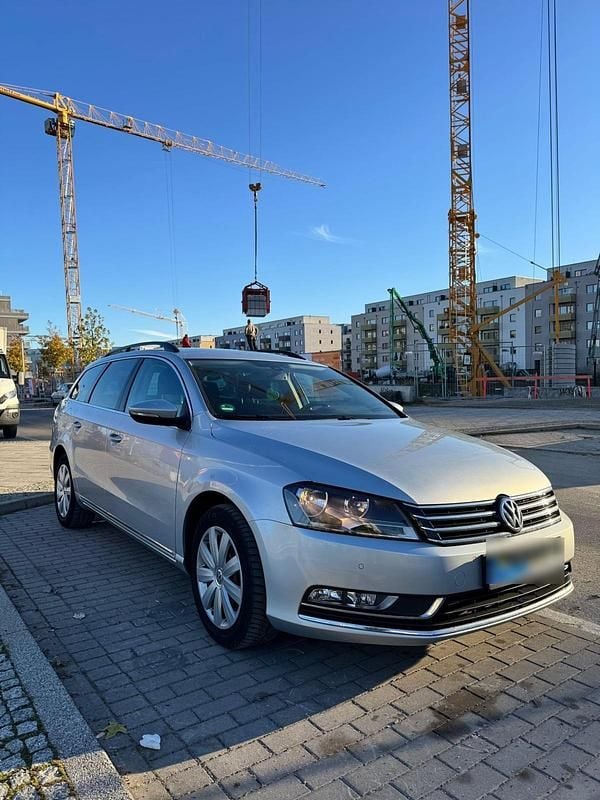 Silber Gebraucht 2012 VW Passat Kombi | 4.399 € (Superpreis) - Bild 1/4