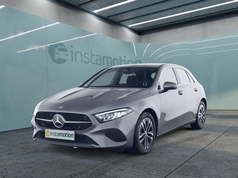 Grau Gebraucht 2023 Mercedes A180 Progressive Limousine | 28.749 € (Fairer Preis) - Bild 1/4