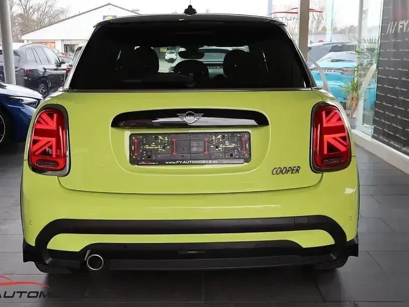 Gebraucht Mini Cooper Classic 136 PS (100 kW) 2023 Gelb Kleinwagen