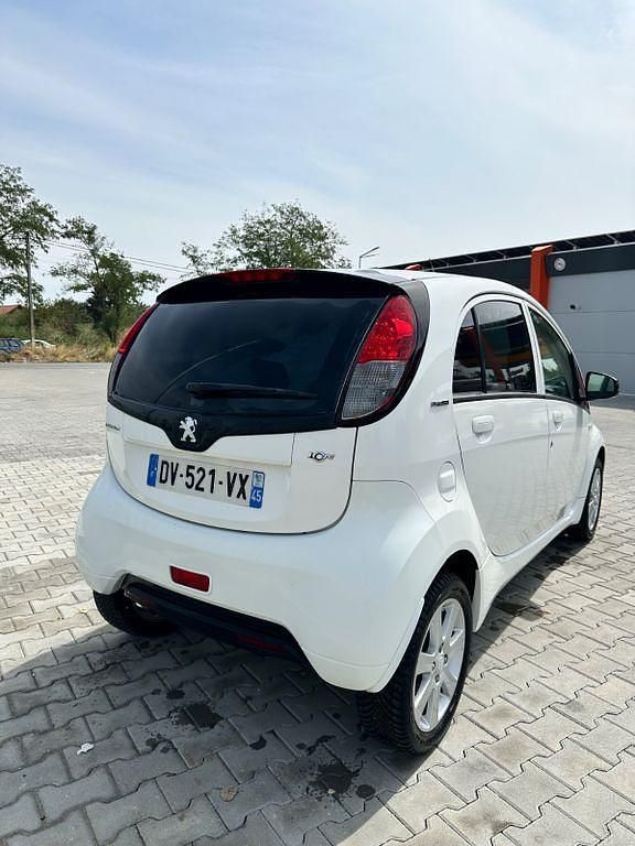 Gebraucht Peugeot iON Active 49 kW (67 PS) 2015 Weiß Kleinwagen