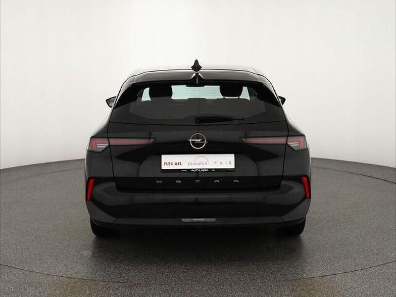 Gebraucht Opel Astra Enjoy 131 PS (96 kW) 2023 Schwarz Kombi
