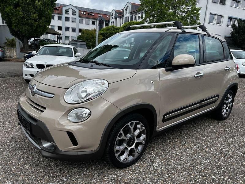 Beige Gebraucht 2014 Fiat 500L Trekking Van / Kleinbus | 8.990 € (Fairer Preis) - Bild 1/4