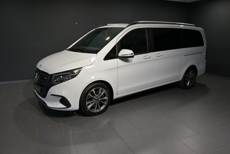 Arktikweiß Gebraucht 2024 Mercedes V220 Style Van / Kleinbus | 59.380 € (Fairer Preis) - Bild 1/3
