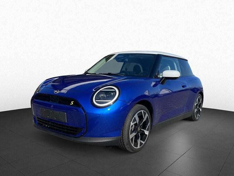 Gebraucht Mini Cooper SE Classic 160 kW (218 PS) 2025 Blazing blue (blau) Kleinwagen