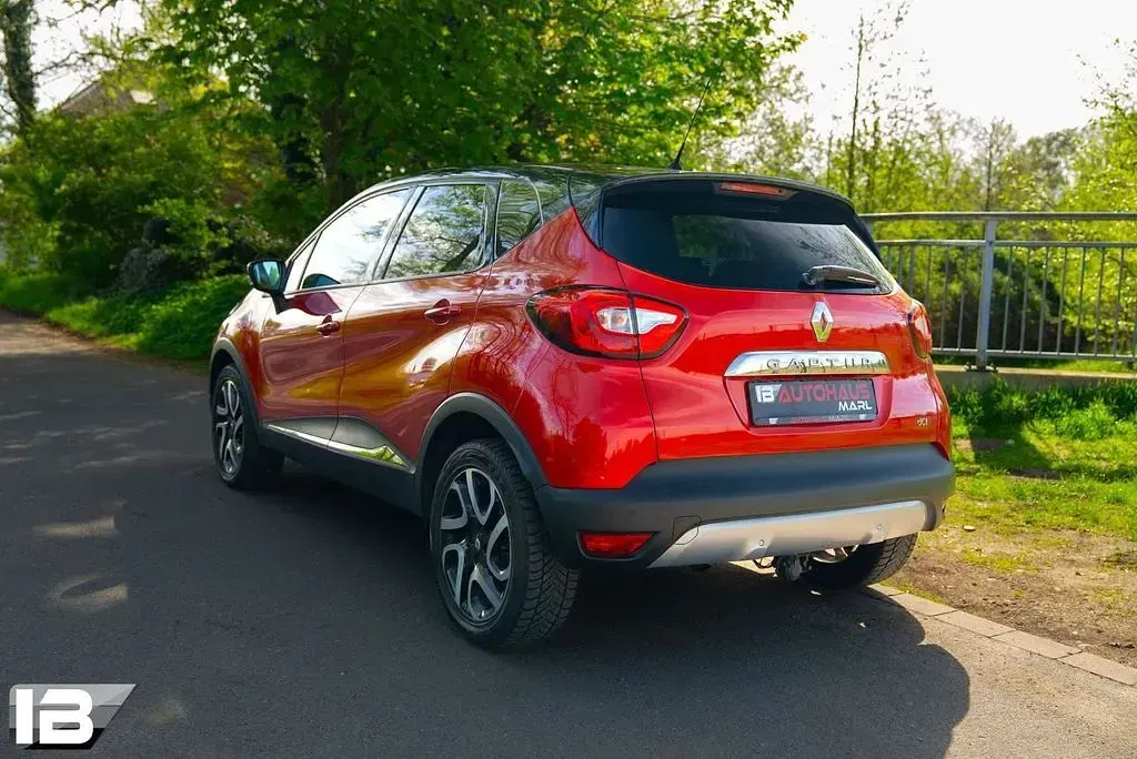 Gebraucht Renault Captur 90 PS (66 kW) 2015 Rot SUV