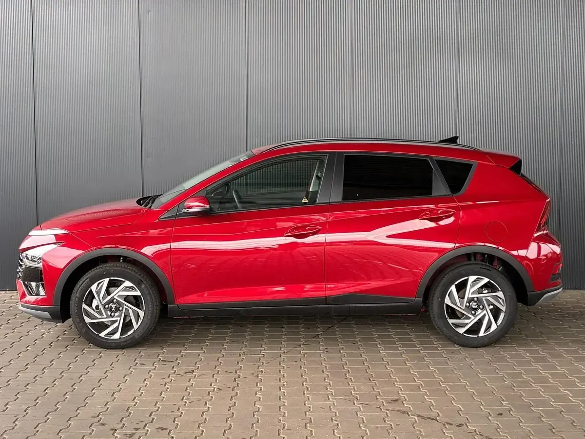 Neu Hyundai Bayon Comfort 79 PS (58 kW) 2025 Dragon red SUV