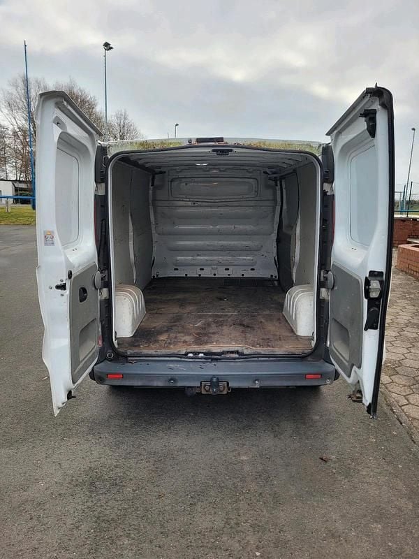 Gebraucht Renault Trafic 115 PS (84 kW) 2014 Weiß Van / Kleinbus