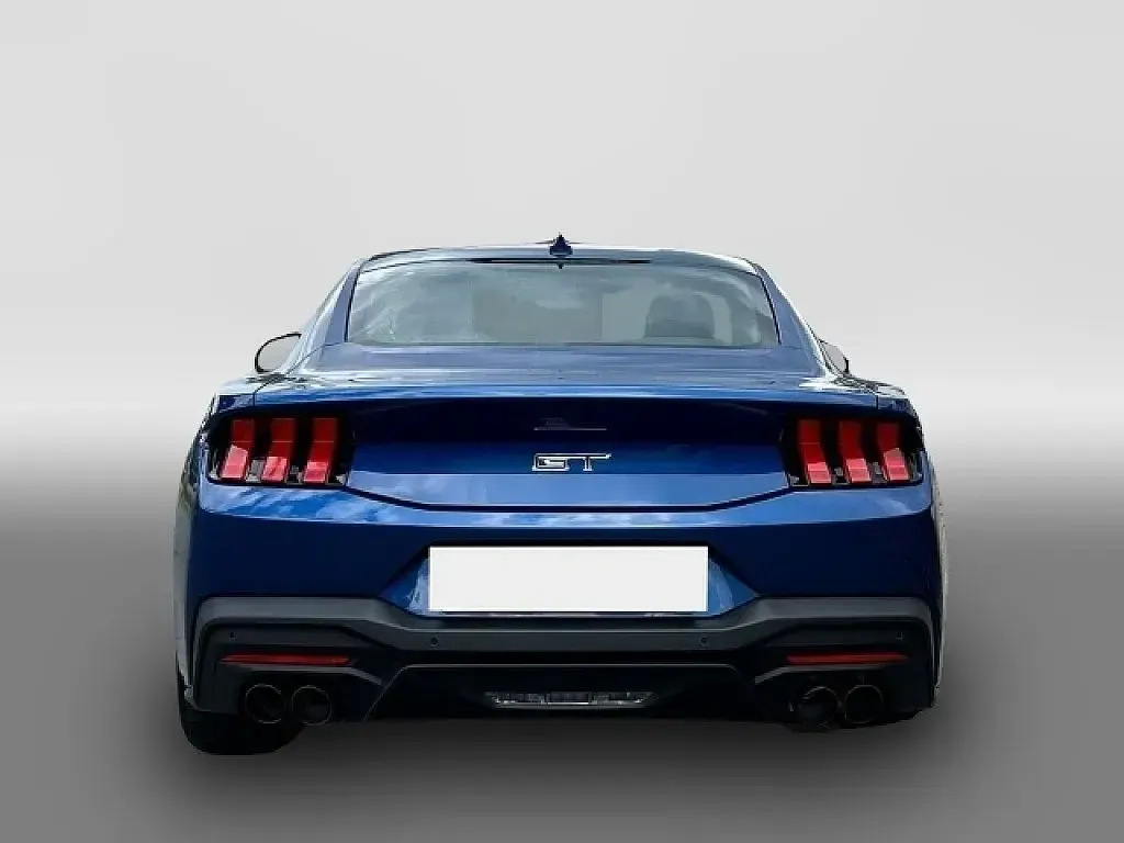 Nowe Ford V8 Fastback 446 KM (328 kW) 2025 Niebieski Coupe