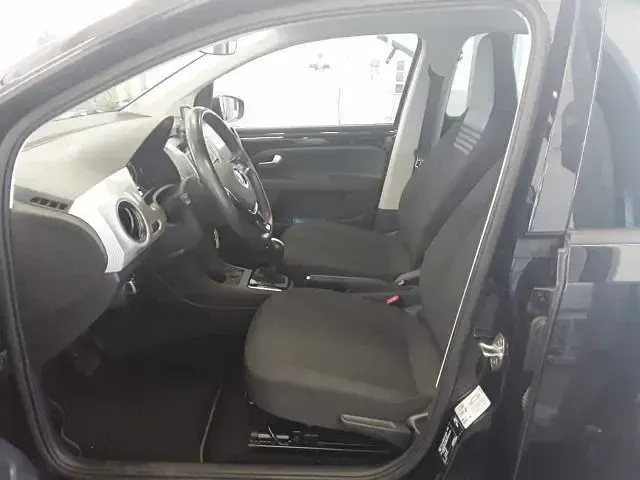 Używany VW e-up! Style 61 kW (83 KM) 2022 Czarny Hatchback