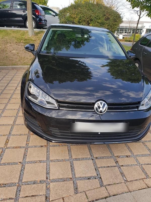 Schwarz Gebraucht 2016 VW Golf VII R-line Limousine | 10.300 € (Superpreis) - Bild 1/3