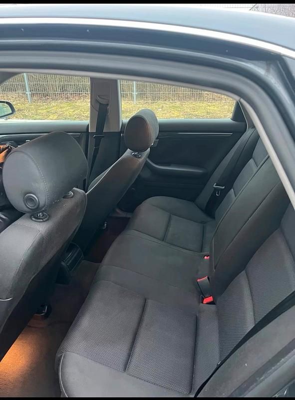 Gebraucht Audi A4 131 PS (96 kW) 2001 Grau Limousine