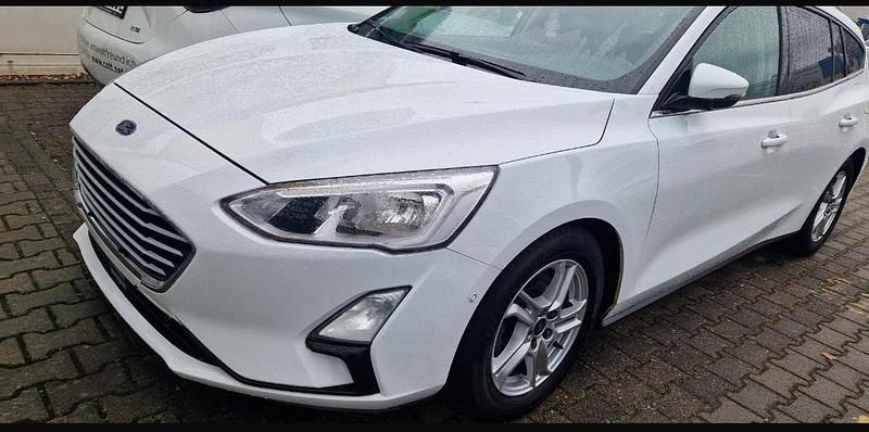 Weiß Gebraucht 2019 Ford Focus Kombi | 12.300 € (Fairer Preis) - Bild 1/4