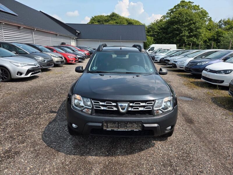 Schwarz Gebraucht 2016 Dacia Duster Ambiance SUV | 5.800 € (Guter Preis) - Bild 1/4