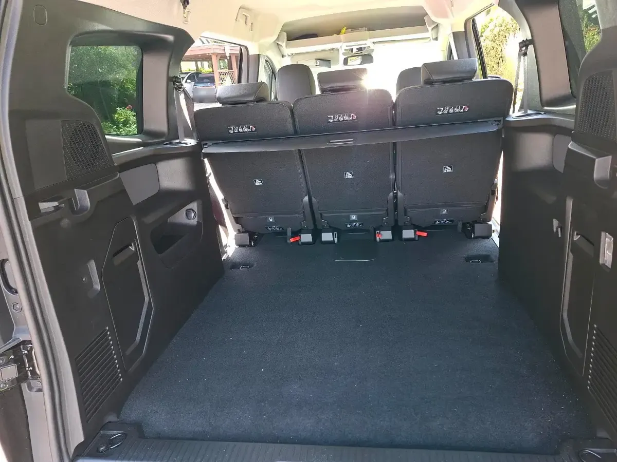 Gebraucht Mercedes T180 Progressive 131 PS (96 kW) 2026 Schwarz Van / Kleinbus