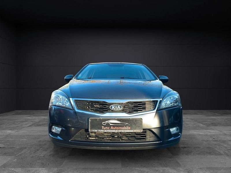 Gebraucht Kia Ceed Edition 7 90 PS (66 kW) 2011 Grau Kleinwagen