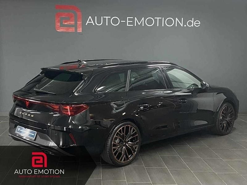 Second-hand Cupra Leon 150 CP (110 kW) 2024 Negru Break