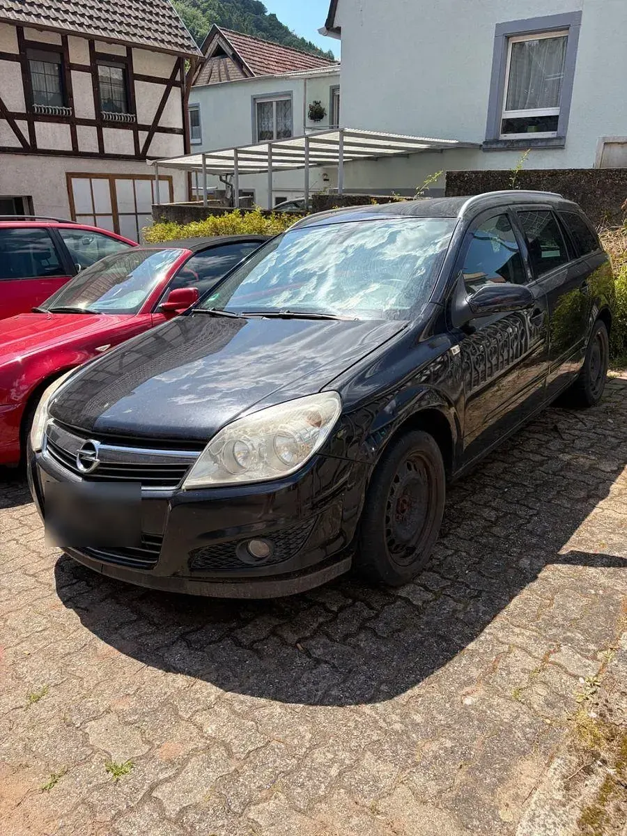 Gebraucht Opel Astra 101 PS (74 kW) 2007 Schwarz Kombi