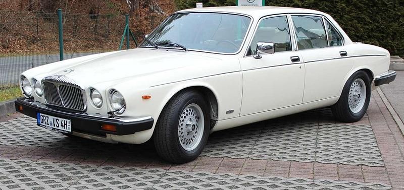 Gebraucht Jaguar XJ12 295 PS (216 kW) 1987 Beige Limousine